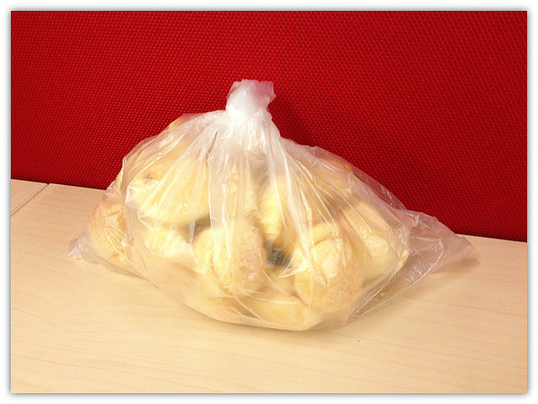 泉利食品行： 馬公♬民權路好吃又好玩之觀光客最愛鹹餅、隱藏版點心台式馬卡龍　泉利糕餅