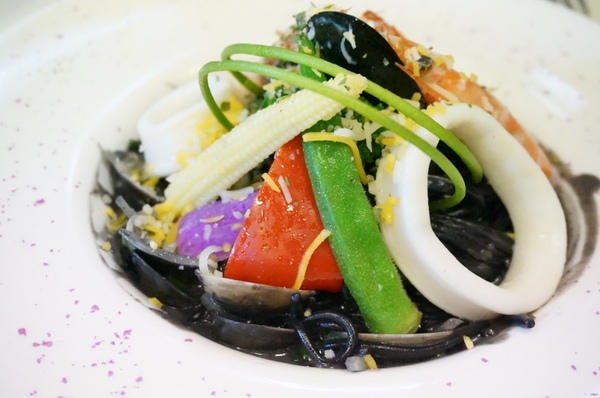 藍迪亞餐屋：適合聚會又免服務費的美味【桃園/藍迪亞餐屋】