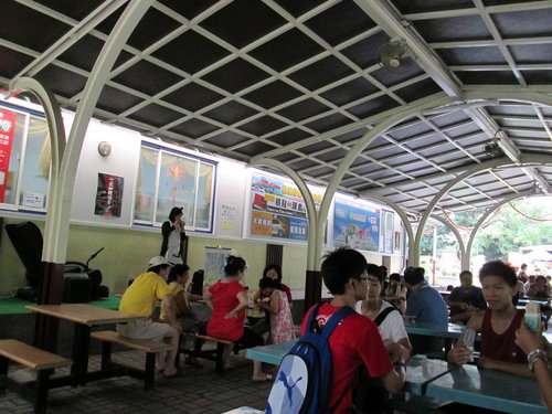 橋頭糖廠:201307152322搭著高捷去旅行之橋頭糖廠我來了!!