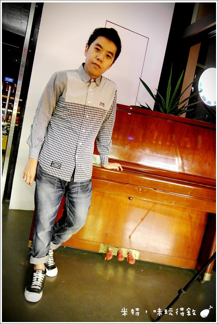 米特，味玩待敘部落格 © MEAT76｜2012｜美食記錄【宜蘭‧員山】橘子咖啡 gama｜簡餐咖啡運動餐廳｜遼闊夜景趕跑壞心情，浪漫約會去020.jpg