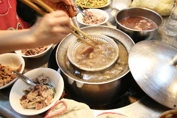 【新竹美食】18巷公園羊肉炒麵-超大份量特殊沙茶羊肉炒麵