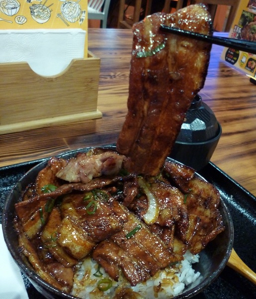 燒丼株式會社：燒肉大碗又滿意--信義威秀二樓的燒丼株式會社