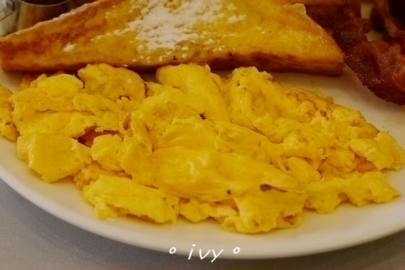 飛翔的魚美式餐廳:【新竹美食】飛翔的魚 ღ 大遠百商圈的早午餐