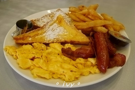 飛翔的魚美式餐廳:【新竹美食】飛翔的魚 ღ 大遠百商圈的早午餐