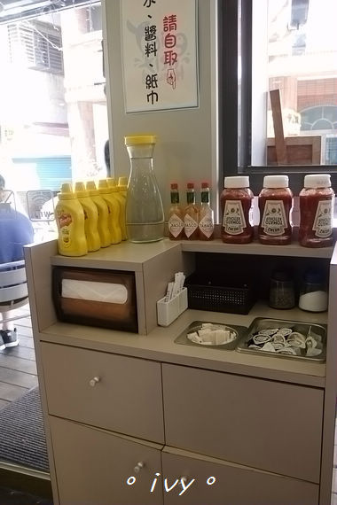 飛翔的魚美式餐廳:【新竹美食】飛翔的魚 ღ 大遠百商圈的早午餐