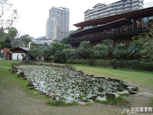 北投圖書館:{艾方妮愛玩}【新北投捷運站】北投圖書館-環保綠建築(諾亞方舟?)