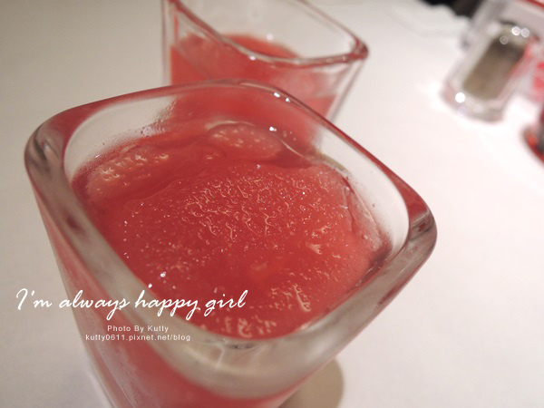 2014-6-11咕蒂西堤生日 (26).jpg