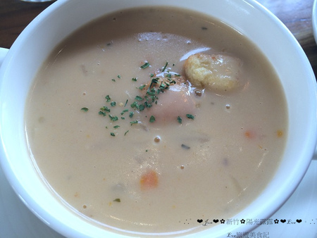 陽光露露:【食記】oO。o○新竹 東區 Sunny Lulu陽光露露義式料理 可愛的派大星披蕯,不用跑到台中吃囉~新竹就吃的到!!!。oO。o○。