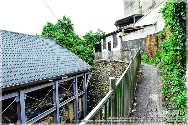 淡水重建街:【新北】淡水區。淡水老街 淡水碼頭 淡水金色水岸 淡水重建街創意市集