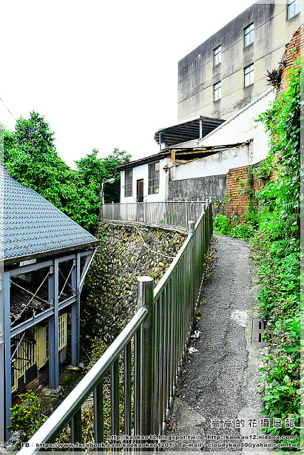 淡水重建街:【新北】淡水區。淡水老街 淡水碼頭 淡水金色水岸 淡水重建街創意市集