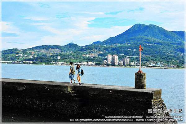 淡水重建街:【新北】淡水區。淡水老街 淡水碼頭 淡水金色水岸 淡水重建街創意市集