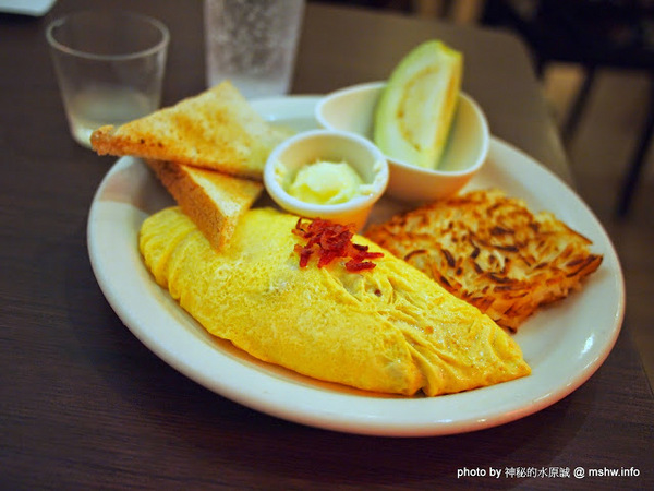 LAZY BIRD雷利彼德美式餐廳:【景點】桃園Lazy Bird雷利彼得美式餐廳.早午餐&漢堡&飲品@中壢 : 便宜美味的懶鳥早午餐蛋捲