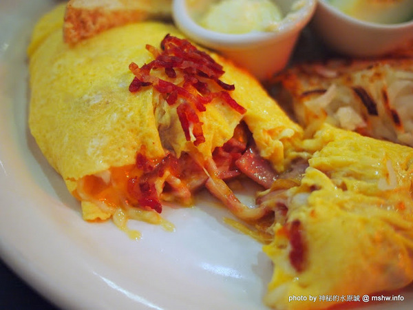 LAZY BIRD雷利彼德美式餐廳:【景點】桃園Lazy Bird雷利彼得美式餐廳.早午餐&漢堡&飲品@中壢 : 便宜美味的懶鳥早午餐蛋捲