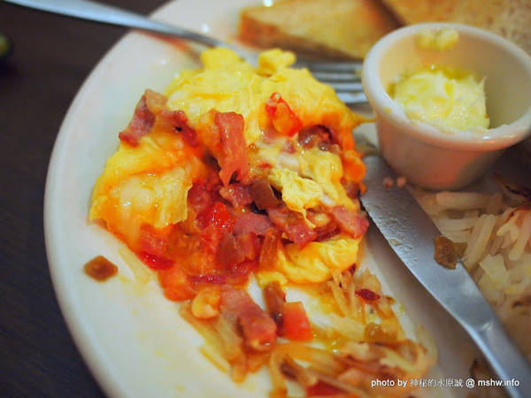 LAZY BIRD雷利彼德美式餐廳:【景點】桃園Lazy Bird雷利彼得美式餐廳.早午餐&漢堡&飲品@中壢 : 便宜美味的懶鳥早午餐蛋捲