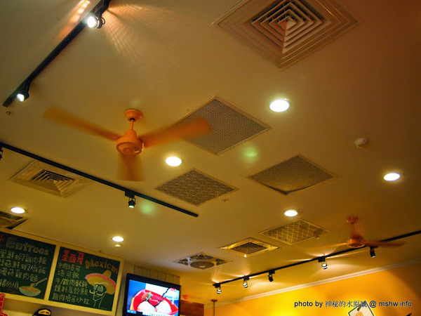 LAZY BIRD雷利彼德美式餐廳:【景點】桃園Lazy Bird雷利彼得美式餐廳.早午餐&漢堡&飲品@中壢 : 便宜美味的懶鳥早午餐蛋捲