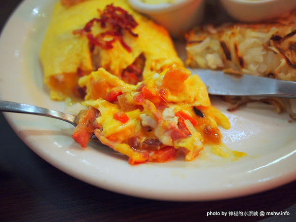 LAZY BIRD雷利彼德美式餐廳:【景點】桃園Lazy Bird雷利彼得美式餐廳.早午餐&漢堡&飲品@中壢 : 便宜美味的懶鳥早午餐蛋捲