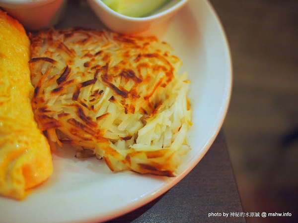 LAZY BIRD雷利彼德美式餐廳:【景點】桃園Lazy Bird雷利彼得美式餐廳.早午餐&漢堡&飲品@中壢 : 便宜美味的懶鳥早午餐蛋捲