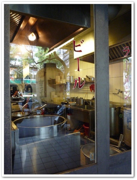 誠屋拉麵:【中山本店】誠屋拉麵-特製叉燒牛骨白湯拉麵X招牌雞骨醬油拉麵