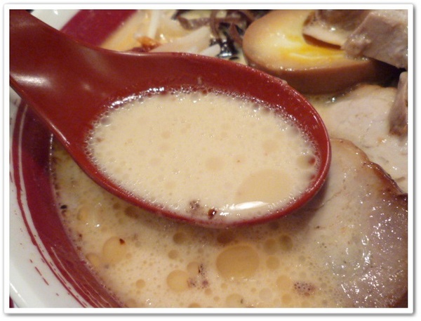 誠屋拉麵:【中山本店】誠屋拉麵-特製叉燒牛骨白湯拉麵X招牌雞骨醬油拉麵