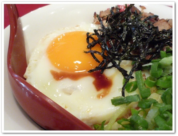 誠屋拉麵:【中山本店】誠屋拉麵-特製叉燒牛骨白湯拉麵X招牌雞骨醬油拉麵