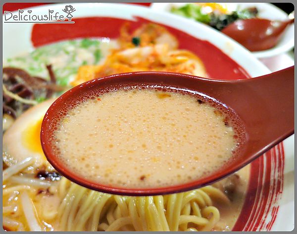 泡菜牛骨白湯拉麵1