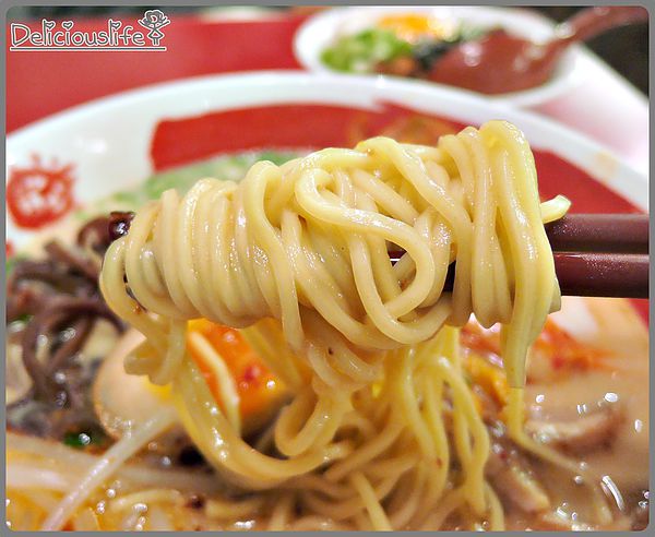 泡菜牛骨白湯拉麵2