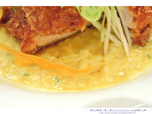 Dazzling cafe Deluxe 奢華蜜糖土司專賣店:【食記】oO。。台北 Dazzling Deluxe Cafe 有吃過金莎口味的蜜糖土司嘛?!土司上的金莎榛果奶油像瀑布一樣要流下來了啦!。o○。