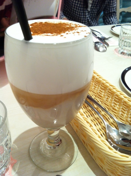 Dazzling cafe Deluxe 奢華蜜糖土司專賣店:身為女生必來的Dazzling