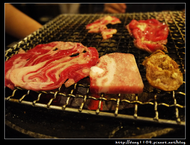 中壢。CHAO-ROU潮肉燒肉。店家幫你烤