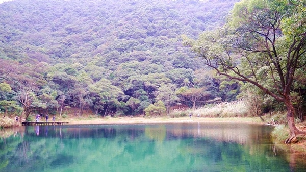 新山夢湖:【新北◍•ᴗ•◍汐止】景點・新山夢湖✯婚紗拍攝景點|林依晨與陳柏霖微電影取景的夢幻境地