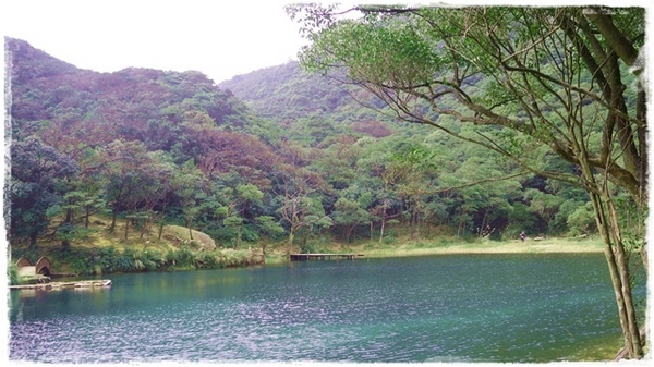 新山夢湖:【新北◍•ᴗ•◍汐止】景點・新山夢湖✯婚紗拍攝景點|林依晨與陳柏霖微電影取景的夢幻境地