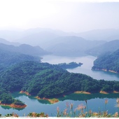 新山夢湖:【新北◍•ᴗ•◍汐止】景點・新山夢湖✯婚紗拍攝景點|林依晨與陳柏霖微電影取景的夢幻境地