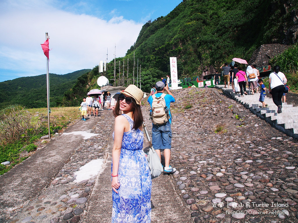 往龜山坑道斜坡處