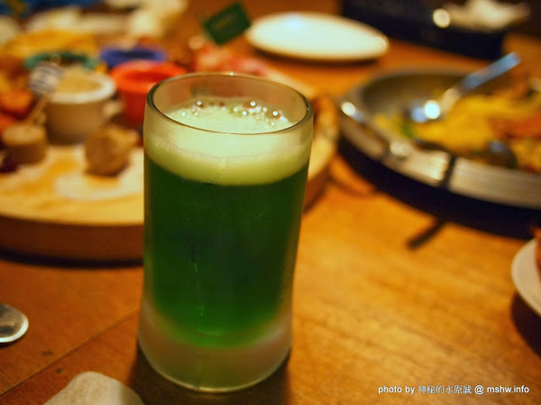 路德威手工啤酒餐廳：【食記】台中西區-路德威手工啤酒餐廳 : 披薩,燉飯都還挺不錯的~打卡如果能換可樂就更好了!