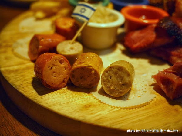 路德威手工啤酒餐廳：【食記】台中西區-路德威手工啤酒餐廳 : 披薩,燉飯都還挺不錯的~打卡如果能換可樂就更好了!