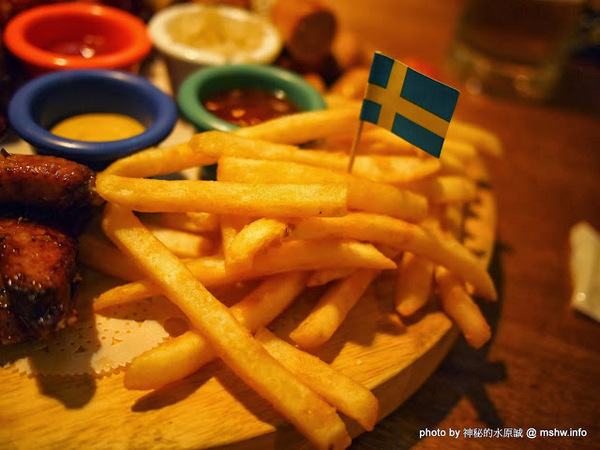 路德威手工啤酒餐廳：【食記】台中西區-路德威手工啤酒餐廳 : 披薩,燉飯都還挺不錯的~打卡如果能換可樂就更好了!