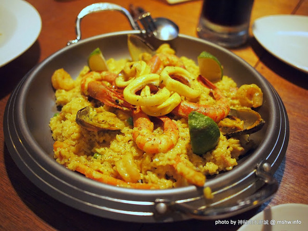 路德威手工啤酒餐廳：【食記】台中西區-路德威手工啤酒餐廳 : 披薩,燉飯都還挺不錯的~打卡如果能換可樂就更好了!