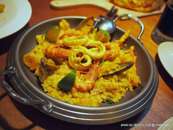 路德威手工啤酒餐廳：【食記】台中西區-路德威手工啤酒餐廳 : 披薩,燉飯都還挺不錯的~打卡如果能換可樂就更好了!