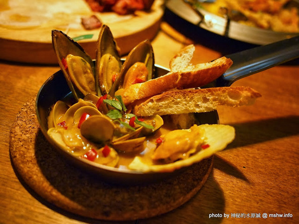 路德威手工啤酒餐廳：【食記】台中西區-路德威手工啤酒餐廳 : 披薩,燉飯都還挺不錯的~打卡如果能換可樂就更好了!