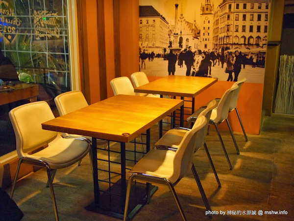 路德威手工啤酒餐廳：【食記】台中西區-路德威手工啤酒餐廳 : 披薩,燉飯都還挺不錯的~打卡如果能換可樂就更好了!