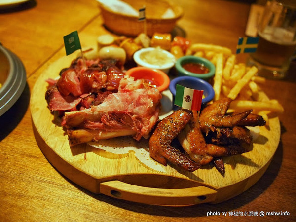 路德威手工啤酒餐廳：【食記】台中西區-路德威手工啤酒餐廳 : 披薩,燉飯都還挺不錯的~打卡如果能換可樂就更好了!