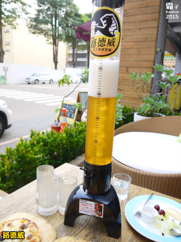 路德威手工啤酒餐廳：路德威手工啤酒餐廳，濃濃峇里島風情，爽快喝酒吃肉肉～