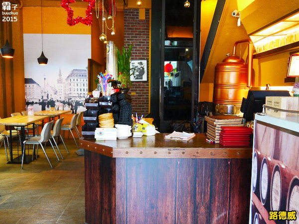 路德威手工啤酒餐廳：路德威手工啤酒餐廳，濃濃峇里島風情，爽快喝酒吃肉肉～