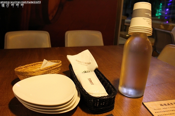 路德威手工啤酒餐廳:路德威手工啤酒餐廳✪三、五好友小酌聚餐好去處~103.10.19