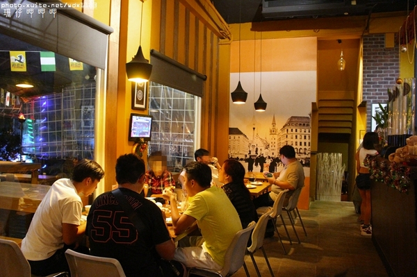 路德威手工啤酒餐廳:路德威手工啤酒餐廳✪三、五好友小酌聚餐好去處~103.10.19