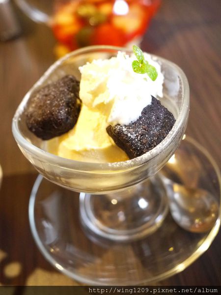 Caf'e a'la mode(師大店)：午后悠閒時光。「cafe a la mode」