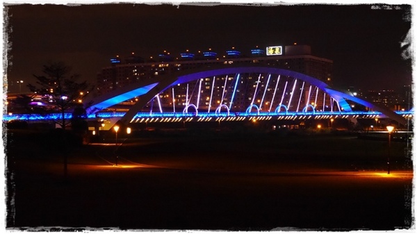 陽光運動園區：【新北◍•ᴗ•◍新店】捷運小碧潭站✯賞櫻景點・陽光運動園區賞河津櫻｜陽光運動公園河津櫻滿開，夜拍也美麗