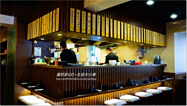 Mr.J.藤原豆腐店:【食記/台北市】來周董的店就是要吃~超可愛的周董鮭魚飯糰