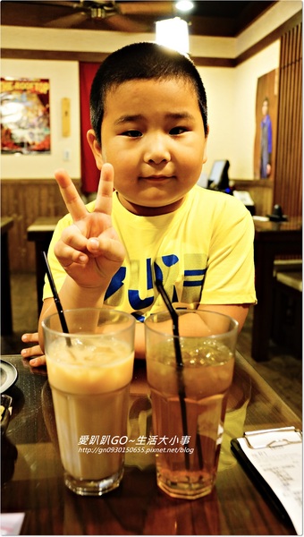 Mr.J.藤原豆腐店:【食記/台北市】來周董的店就是要吃~超可愛的周董鮭魚飯糰