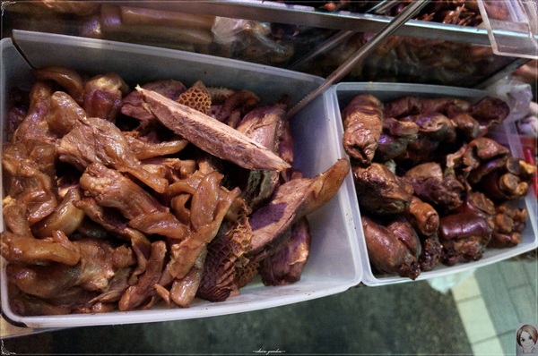 寧夏夜市：[夜市吃透透]寧夏夜市吃透透在地人推薦黏牙滷肉飯&燒麻糬